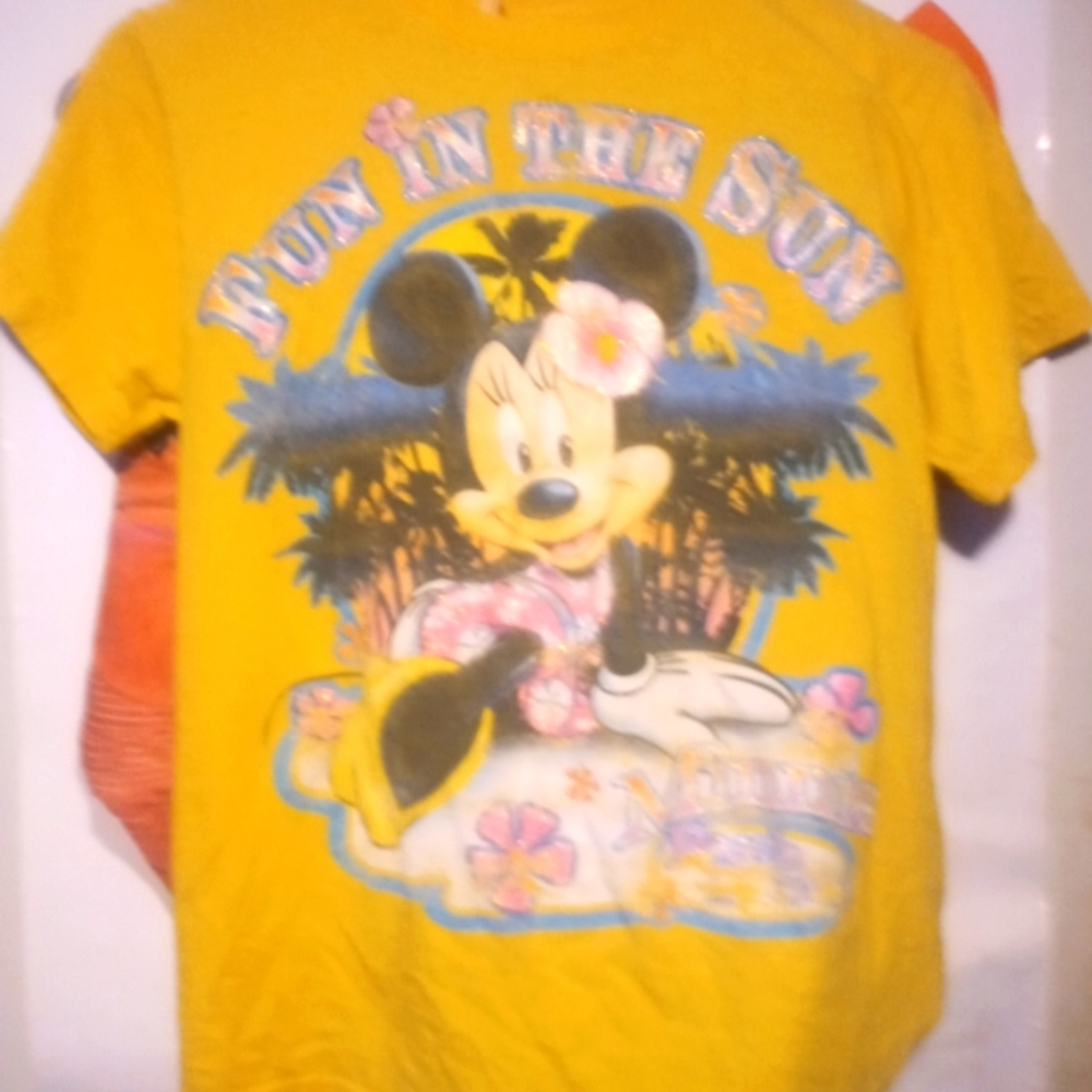 Disney (Minnie Mouse) Summer tee + jean shorts outfit combo
